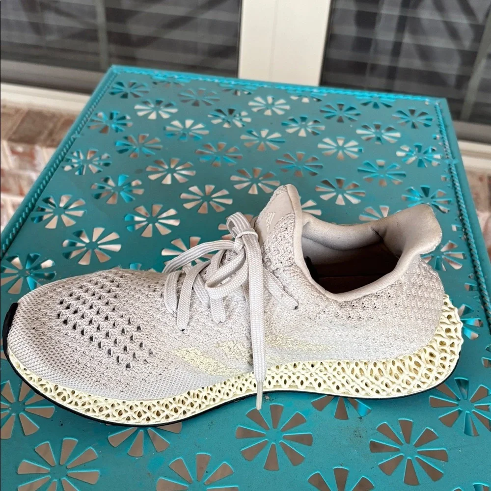 adidas size sneaker